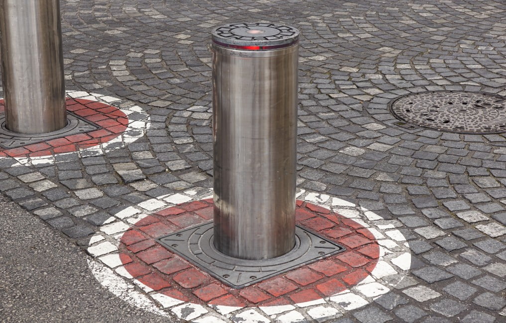 automatic-bollards