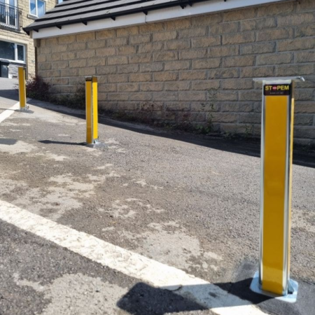 SB12 Heavy Duty Hi-Visibility Telescopic Bollard (550mm)