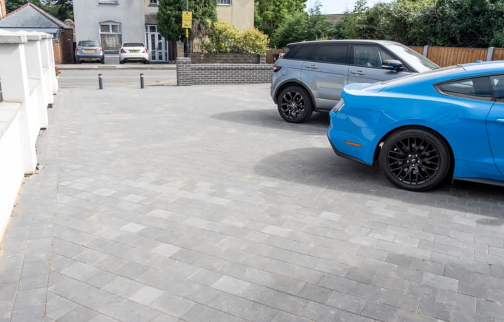 Bollards on private residential property ng