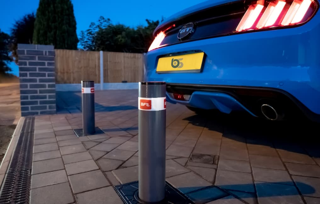 Driveway bollard