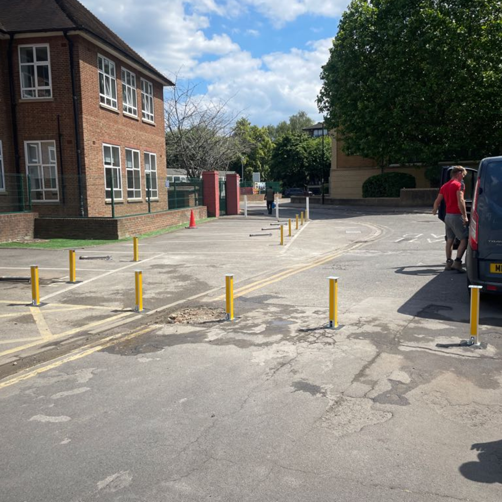 heavy duty bollards outside of building